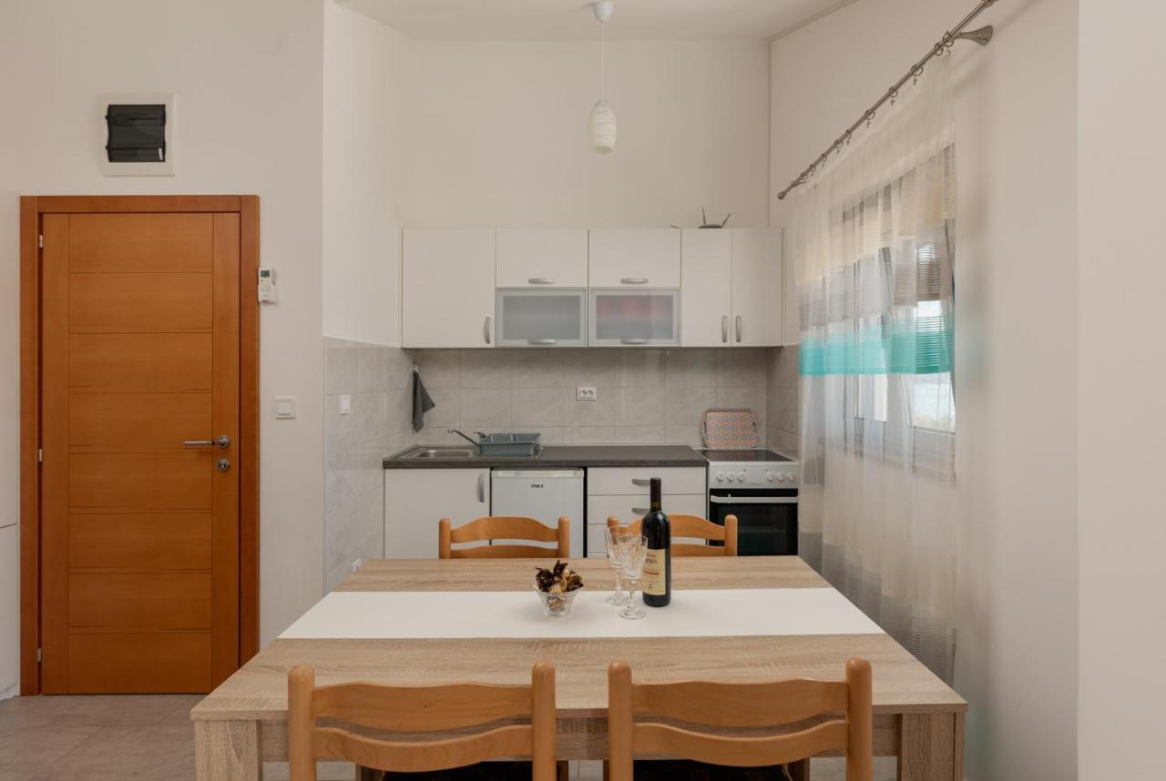Djukanovic Apartments Bijela Buitenkant foto