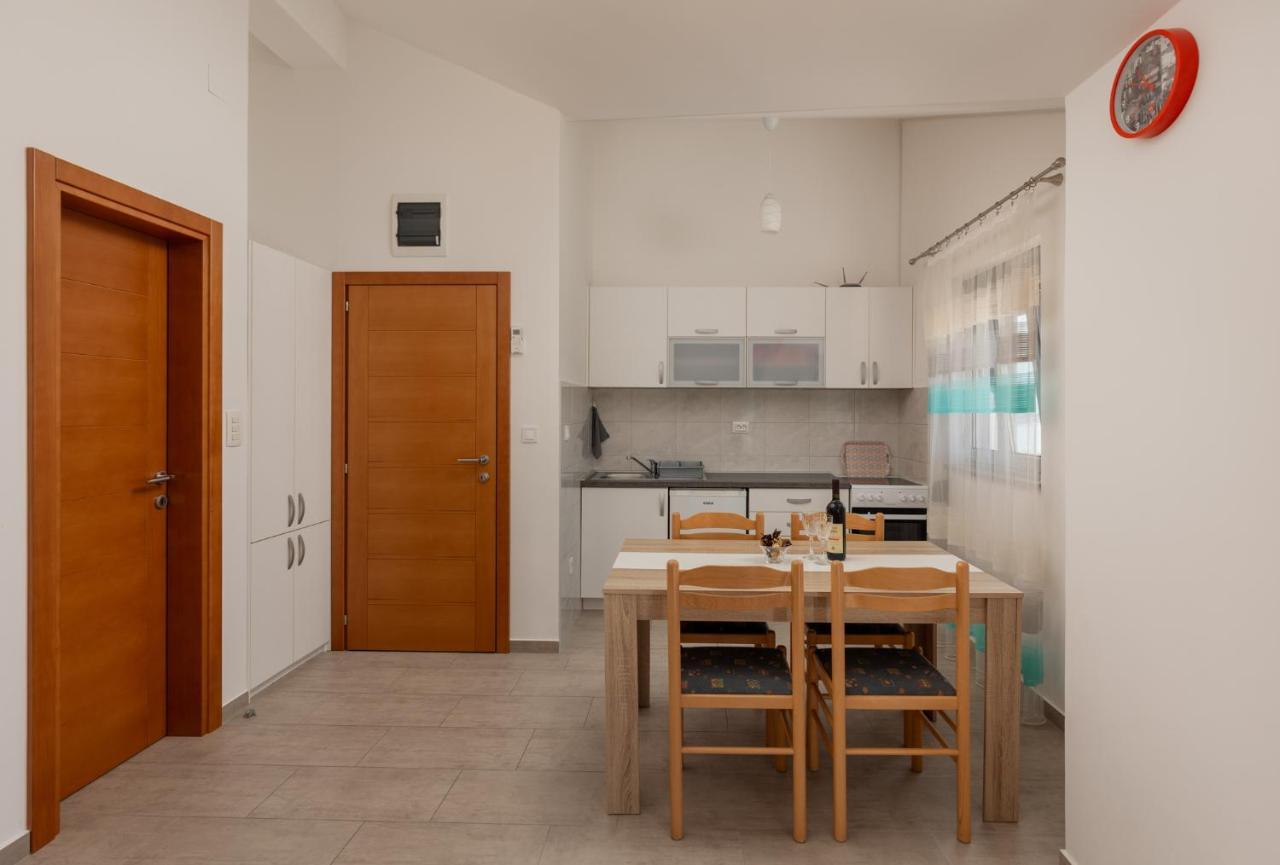 Djukanovic Apartments Bijela Buitenkant foto