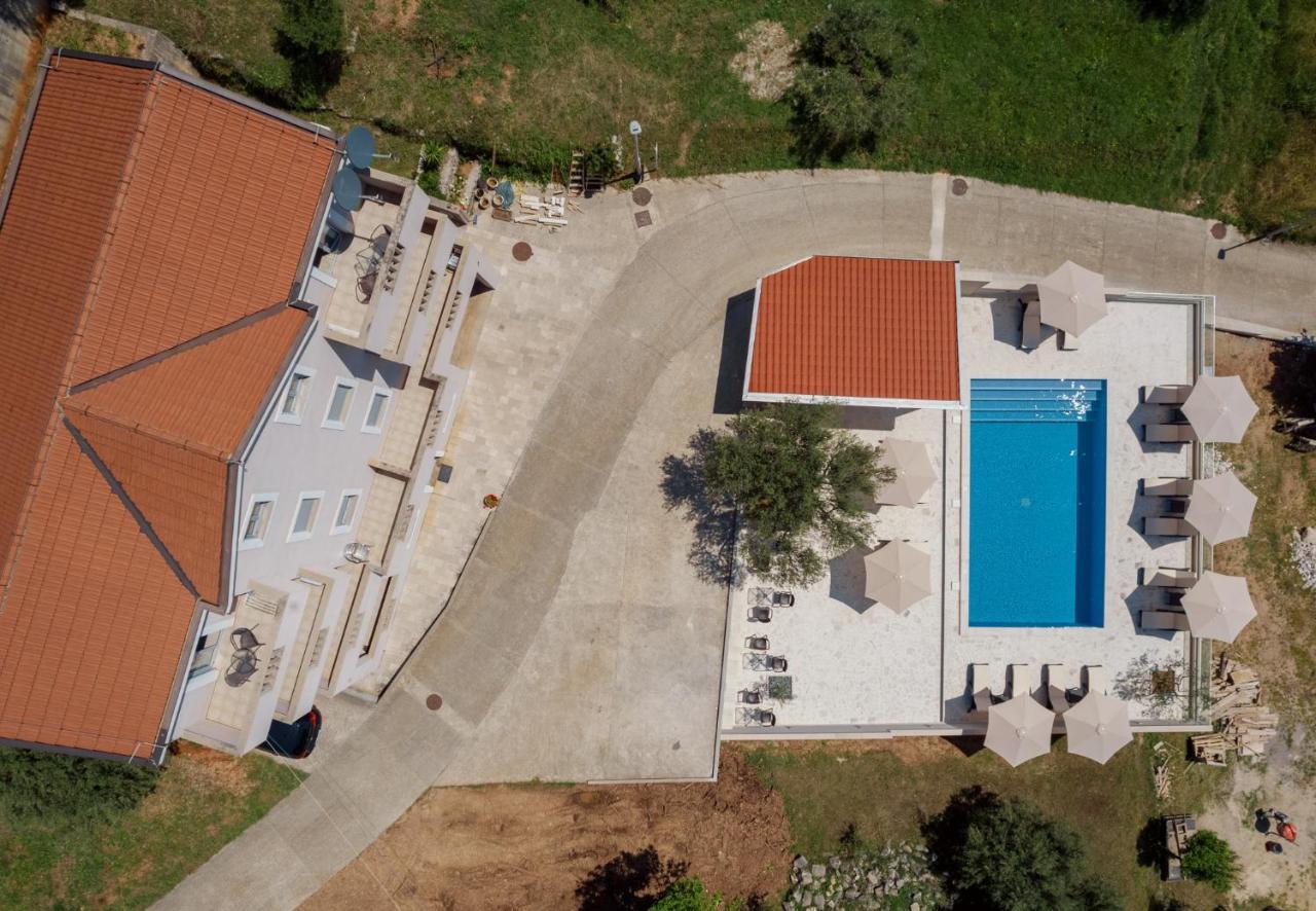 Djukanovic Apartments Bijela Buitenkant foto