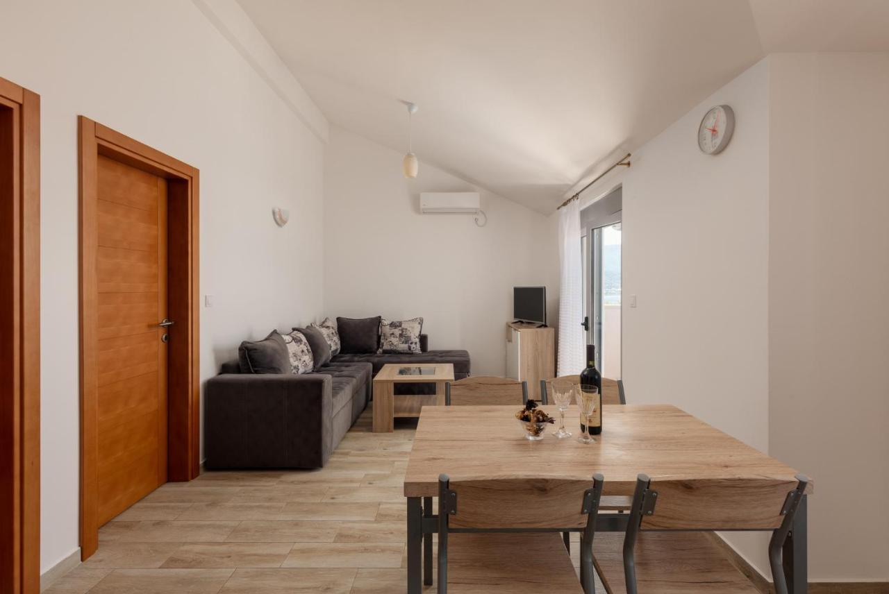 Djukanovic Apartments Bijela Buitenkant foto